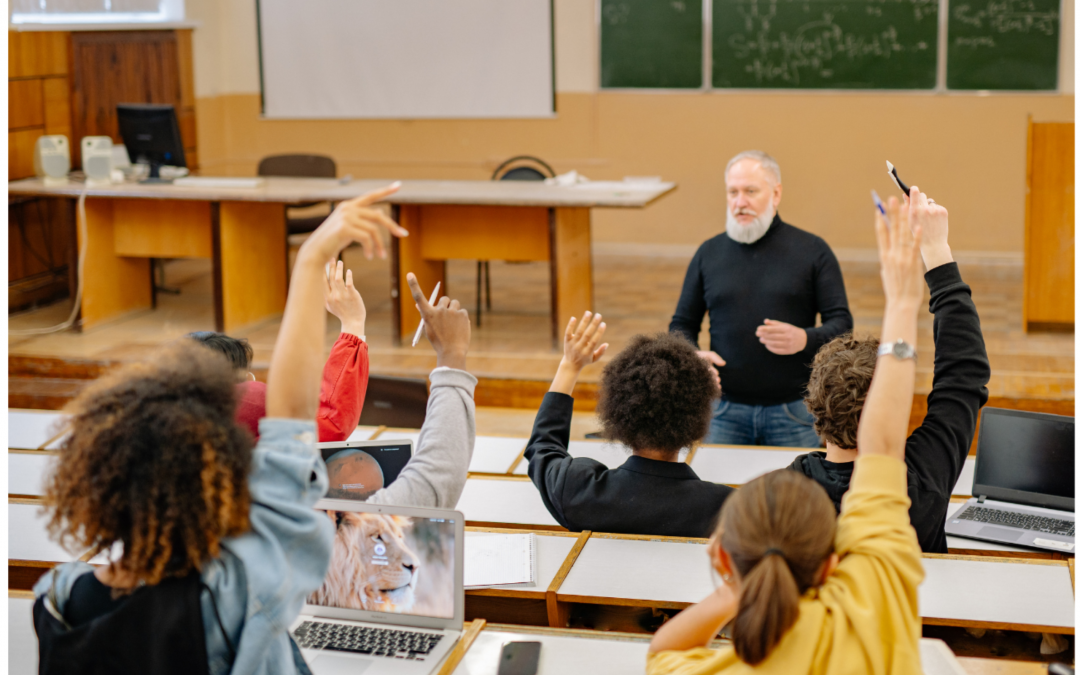 Hacia la excelencia docente: Las claves del nuevo máster de profesorado que apuesta por una formación más sólida
