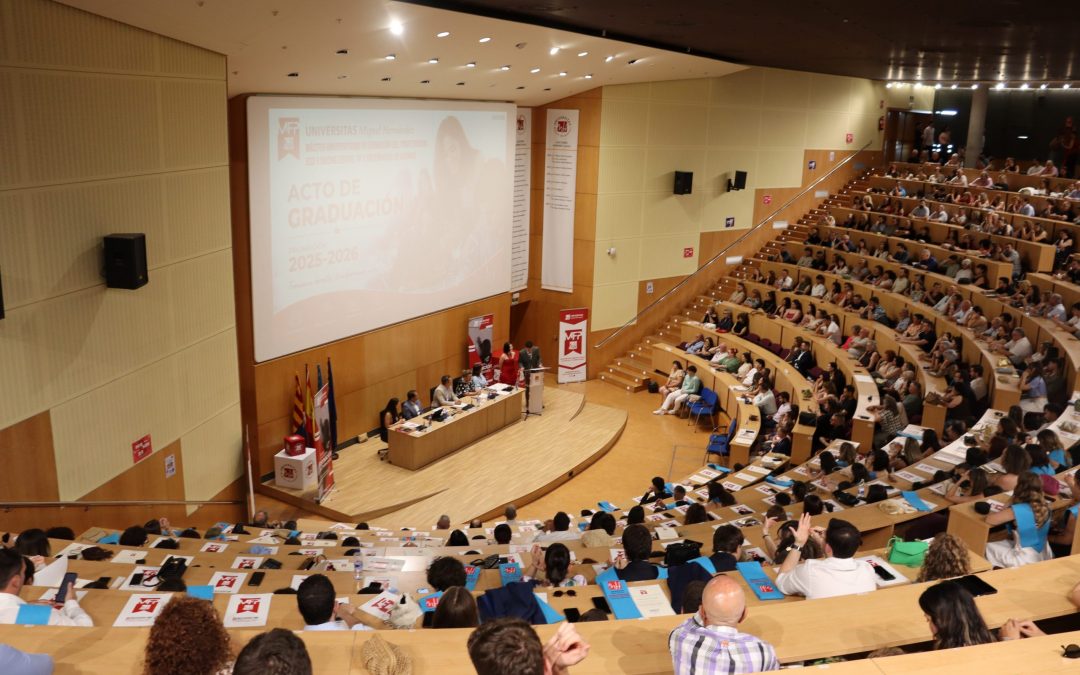 El Máster Universitario en Formación del Profesorado de la UMH celebra la graduación y el acto de clausura de su tercera promoción